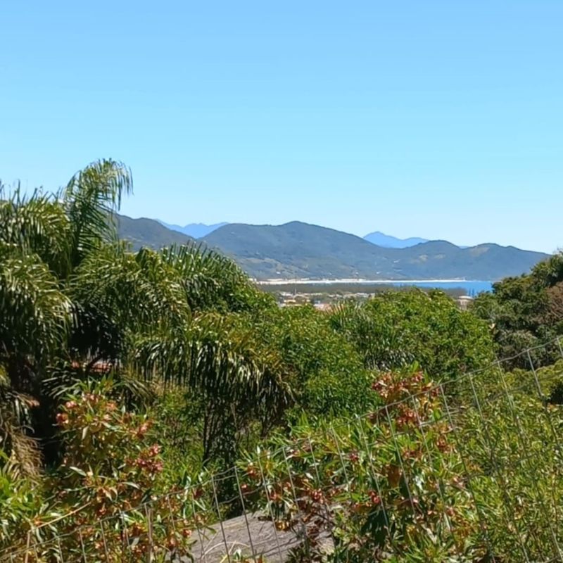 Amplo Terreno com Linda Vista das Montanhas e Mar, Localizado na Região Central, Pinguirito | Garopaba - SC