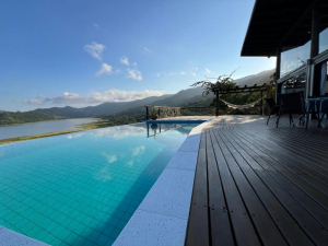 Belíssima Casa em Meio a Natureza e com Linda Vista p/ a Lagoa e Dunas, Costa de Macacu | Garopaba - SC