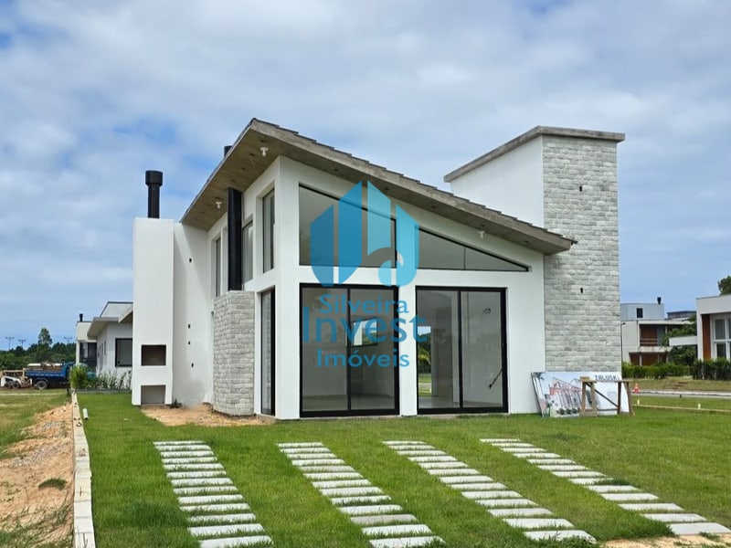 Linda Casa de Alto Padrão, Condomínio Rosa Internacional, Limpa | Garopaba - SC