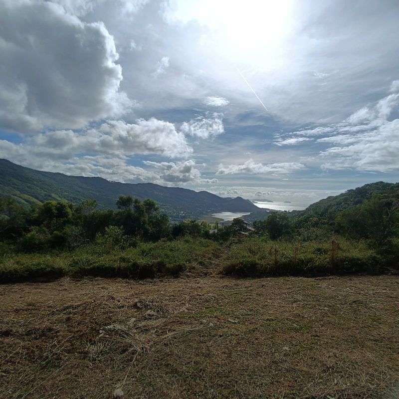 Amplo Terreno de 1 Hectare, com Bela Vista p/ Lagoa, Mar e Praia do Siriú, Macacu | Garopaba - SC