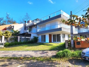 Linda Casa Nova, a 100 m do Mar, Localizada no Loteamento Morrinhos, Ferraz | Garopaba - SC
