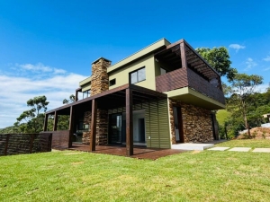 Linda Casa na Praia da Ferrugem, com Vista Privilegiada p/ Cidade e Lagoa da Ferrugem, Ferrugem | Garopaba - SC
