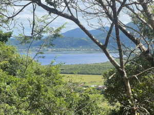 Amplo Terreno com Vista p/ Lagoa da Ferrugem, Praia do Silveira | Garopaba - SC