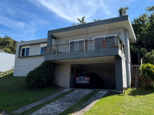 Bela Casa a 350 m da Praia Central, Condomínio Mar Azul, Ferraz | Garopaba - SC