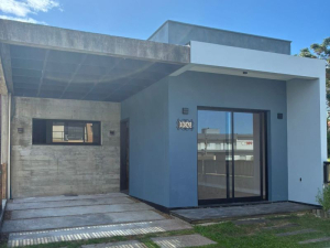 Bela Casa Térrea no Loteamento Parque Garopaba, Ambrósio | Garopaba - SC