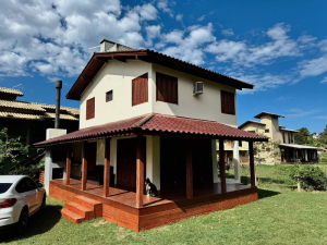Bela Casa a Poucos Minutos do Centrinho do Rosa, Praia do Rosa | Imbituba - SC