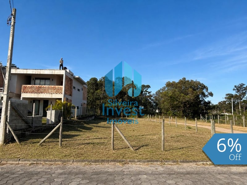 Terreno a Poucos Metros da Surfland e Praia do Rosa, Limpa | Garopaba - SC