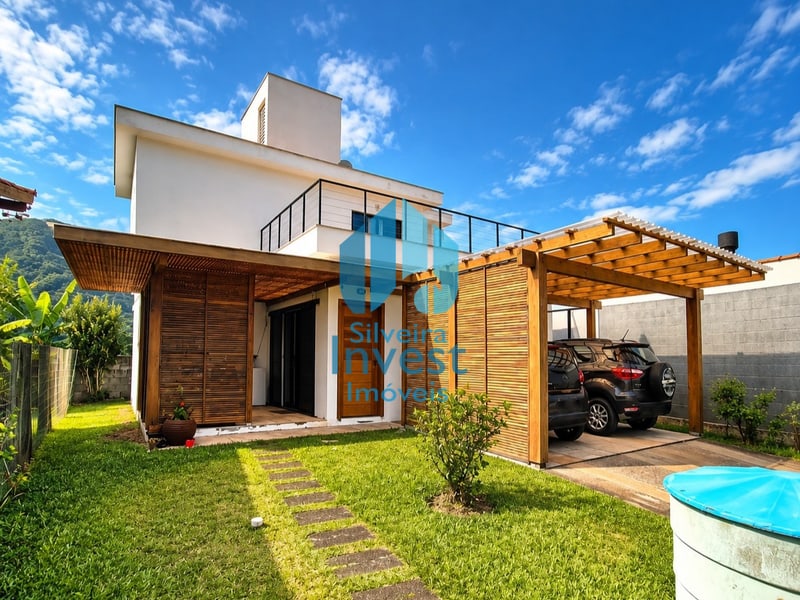 Bela Casa a Apenas 300 m das Dunas e da Praia do Siriú, Areias de Macacu | Garopaba - SC